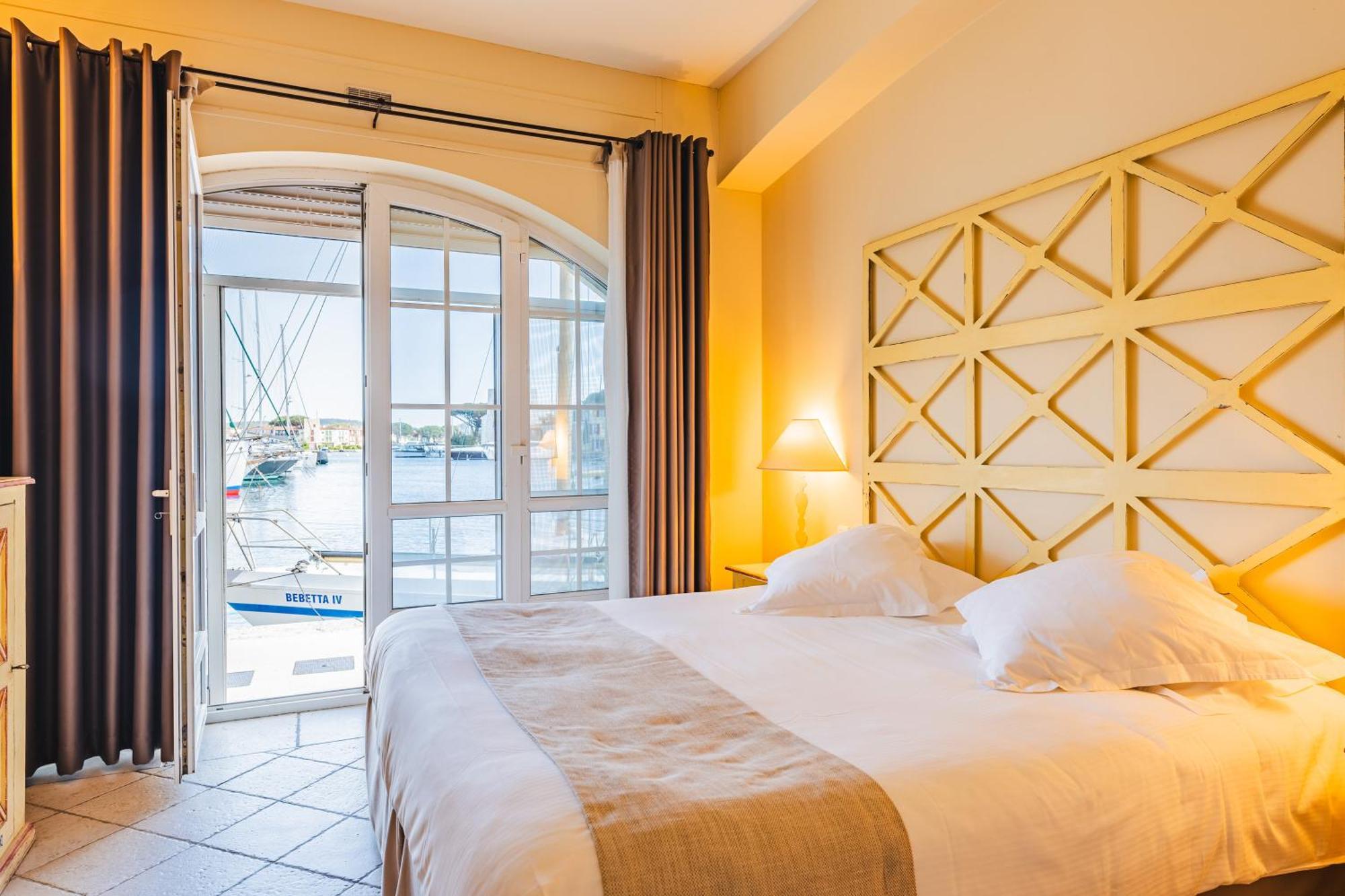 Le Suffren Hotel Гримо Екстериор снимка