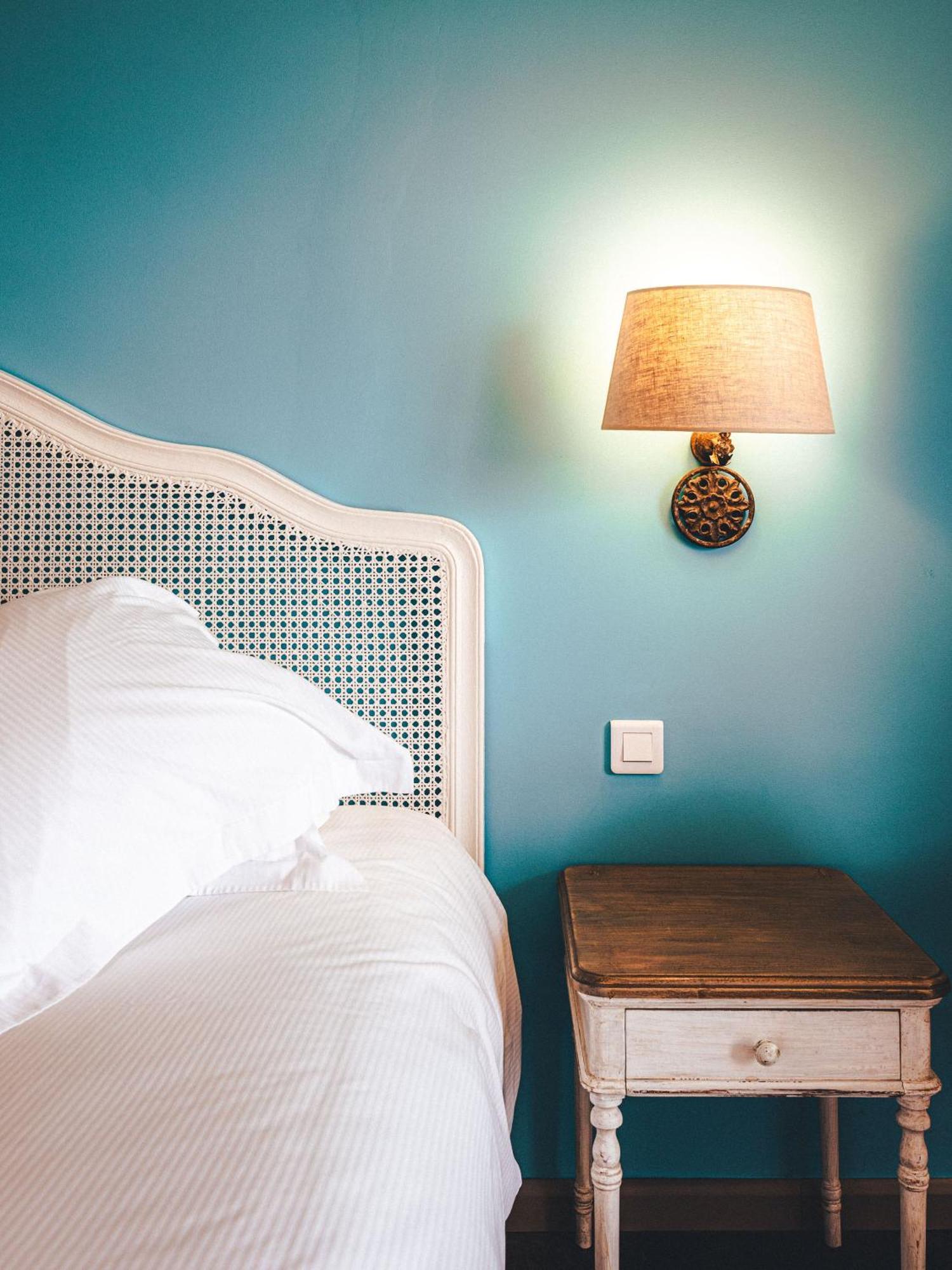 Le Suffren Hotel Гримо Екстериор снимка
