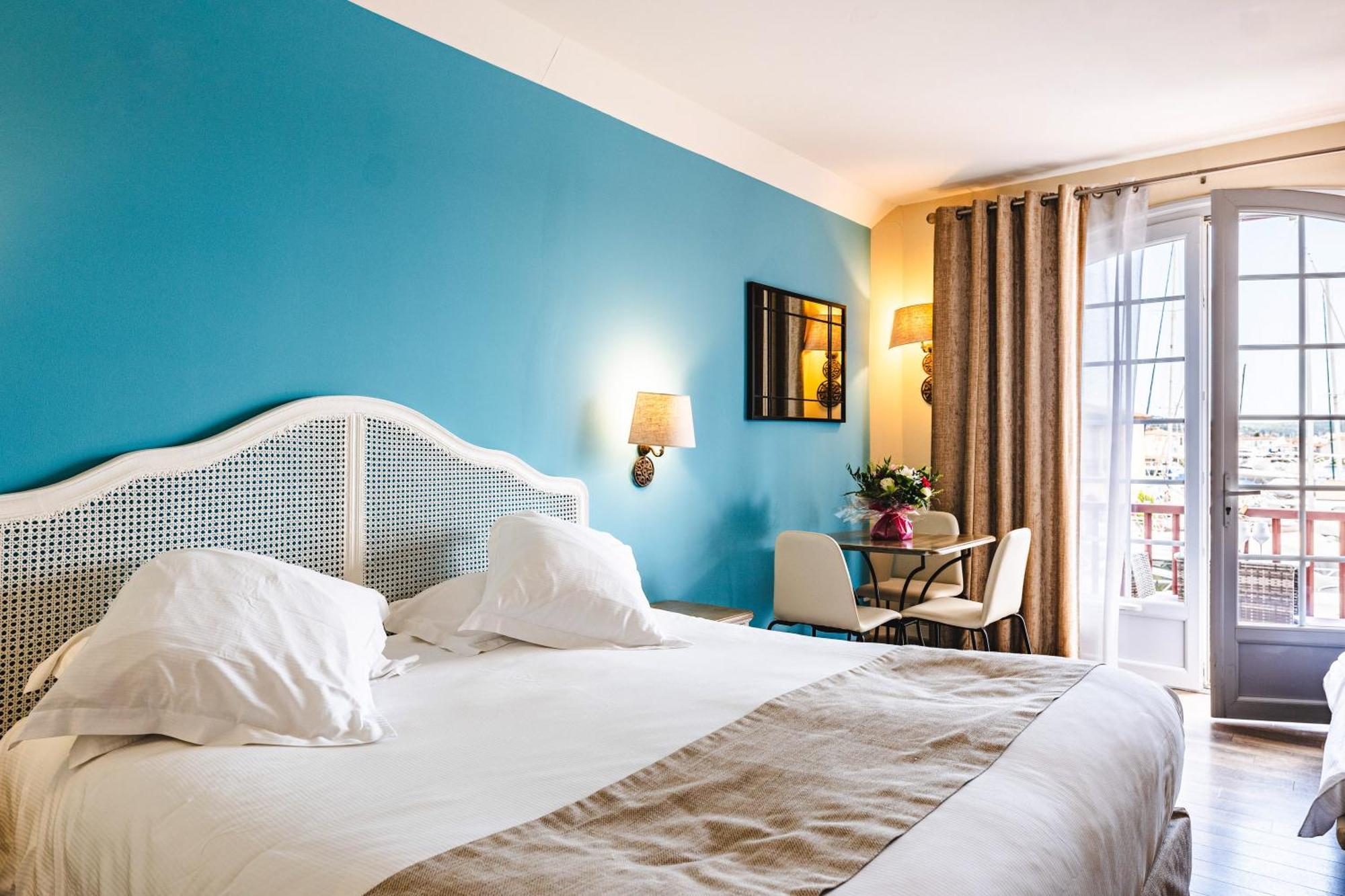 Le Suffren Hotel Гримо Екстериор снимка