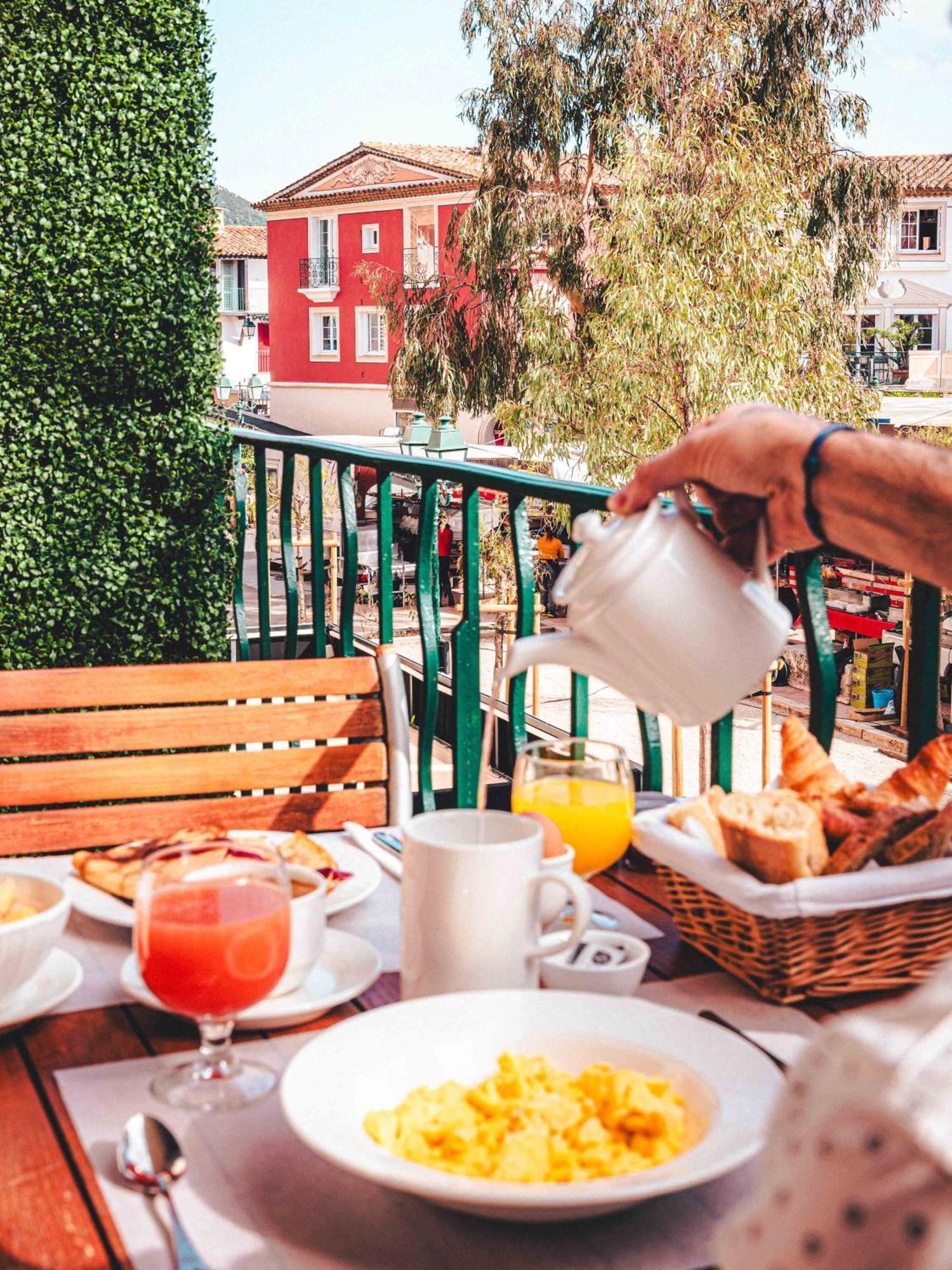 Le Suffren Hotel Гримо Екстериор снимка