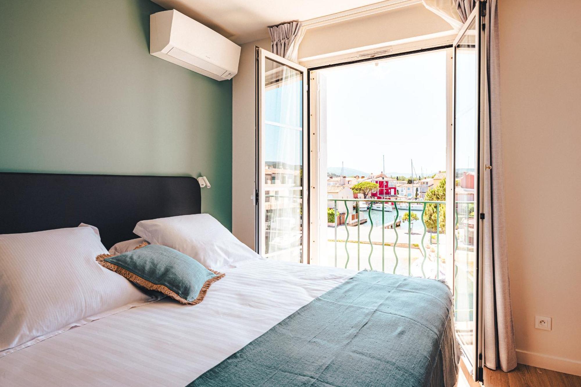 Le Suffren Hotel Гримо Екстериор снимка