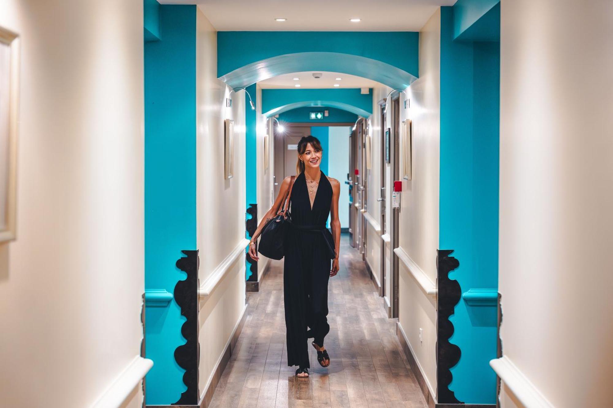 Le Suffren Hotel Гримо Екстериор снимка
