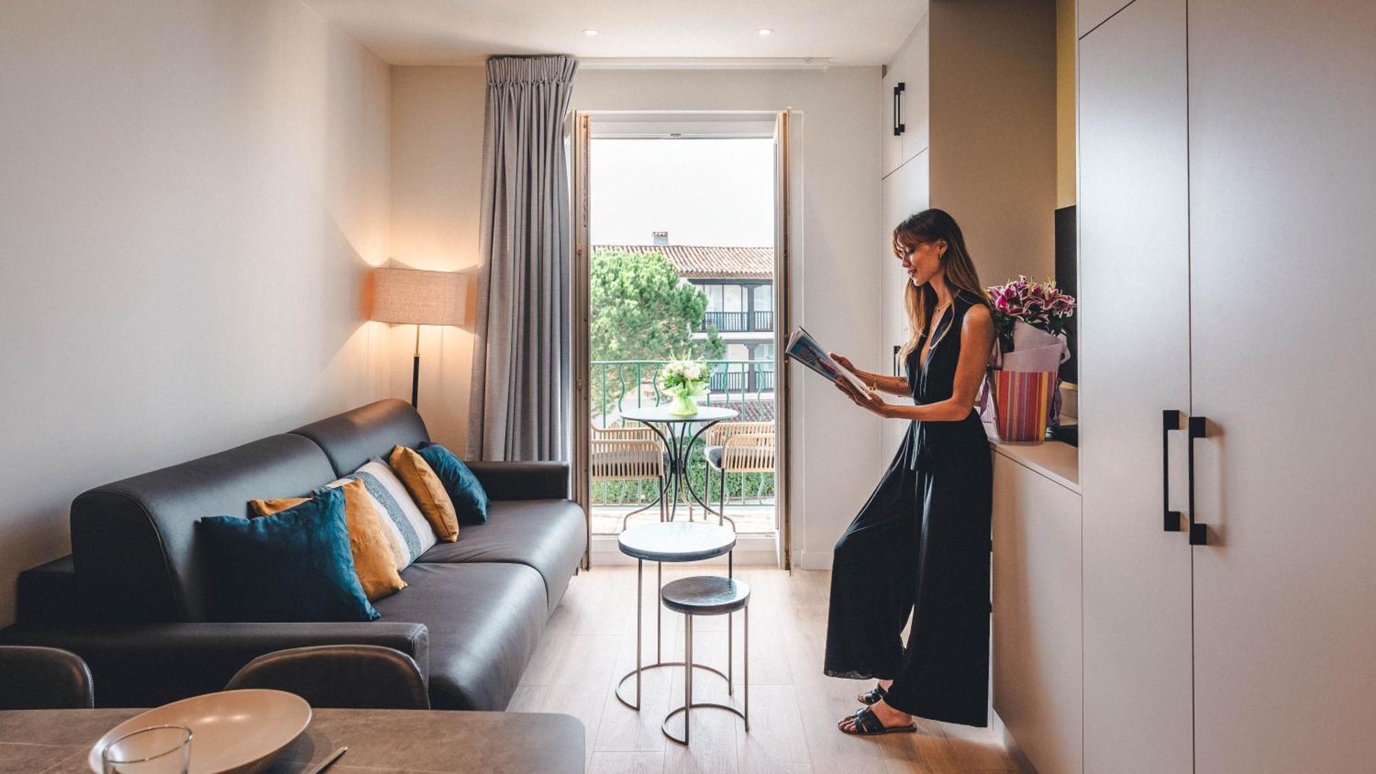 Le Suffren Hotel Гримо Екстериор снимка