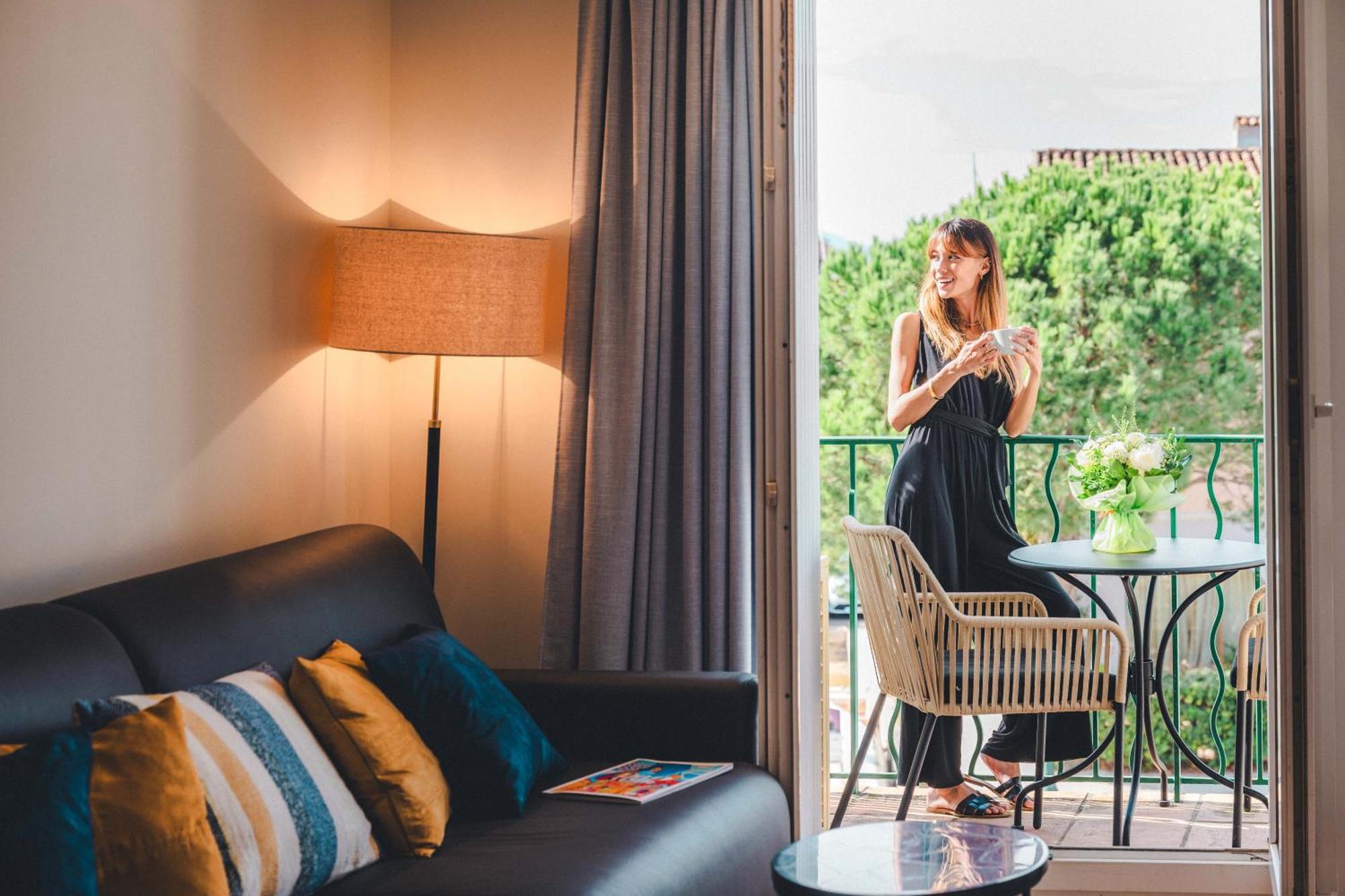 Le Suffren Hotel Гримо Екстериор снимка