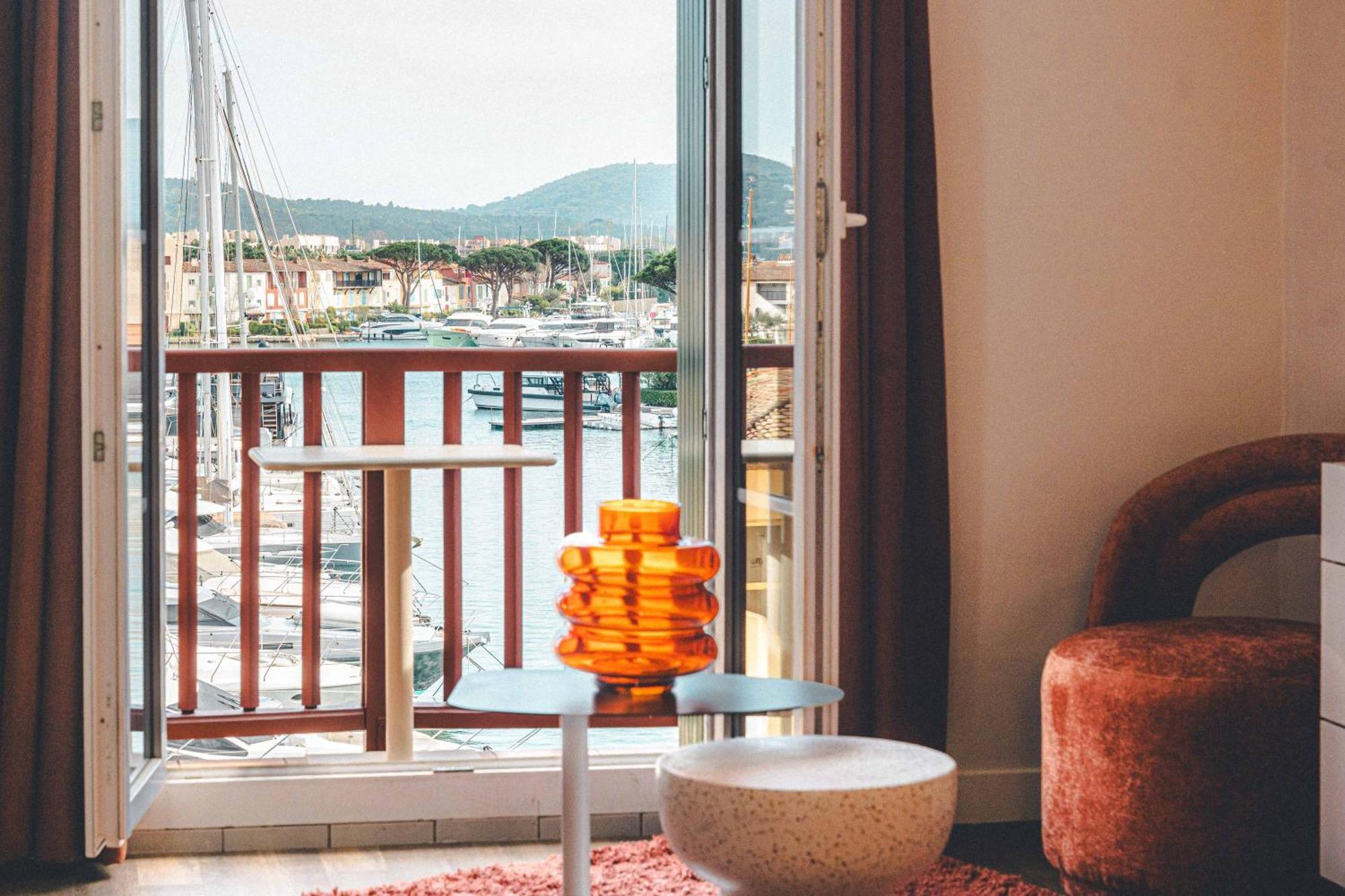 Le Suffren Hotel Гримо Екстериор снимка